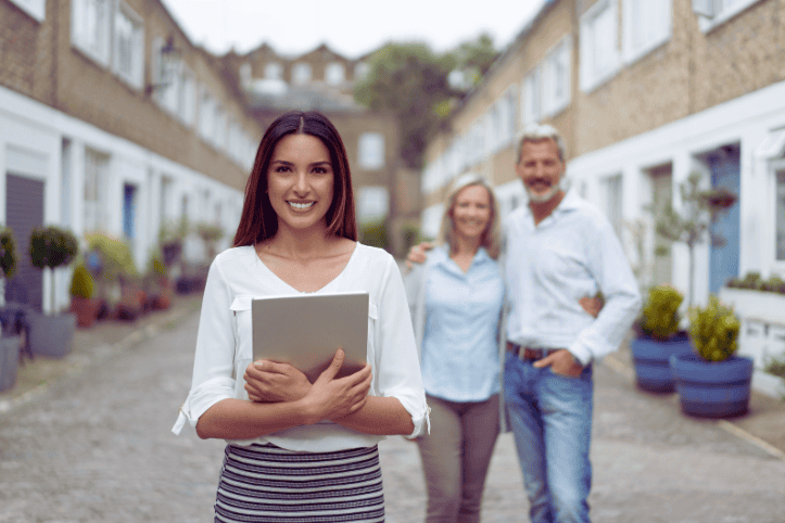 about roi homes realty-happy female Orlando Real Estate Expert