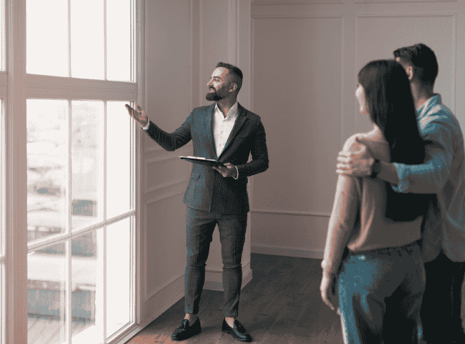Orlando Real Estate Guide-realtor showing a home